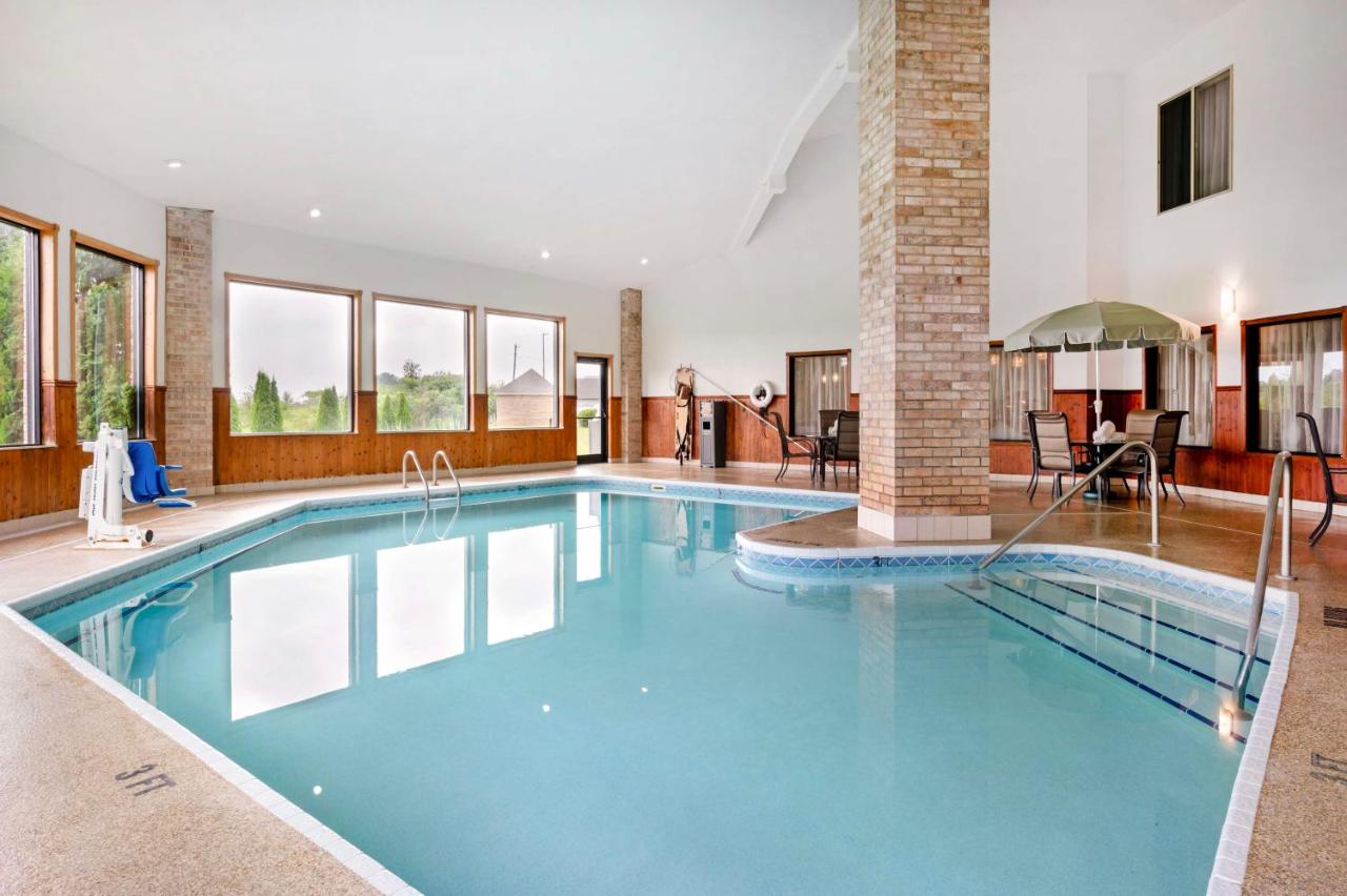 | Best Western Plus Howe Inn