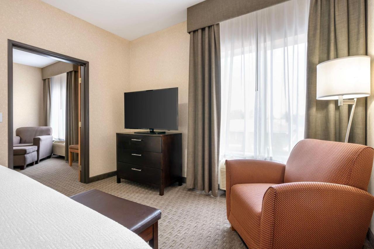 King Room - Non Smoking at Best Western Plus Howe Inn