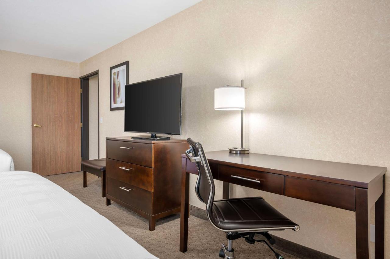 | Best Western Plus Howe Inn