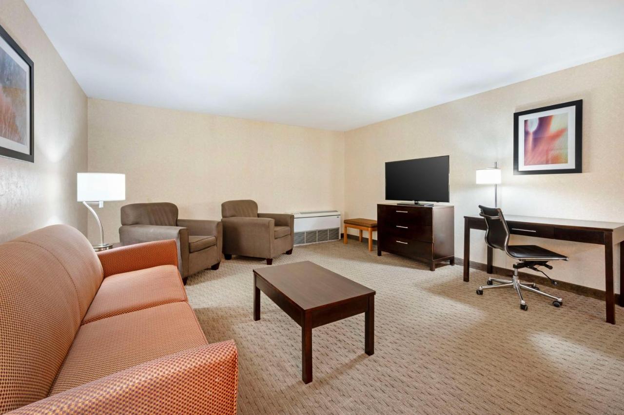  | Best Western Plus Howe Inn