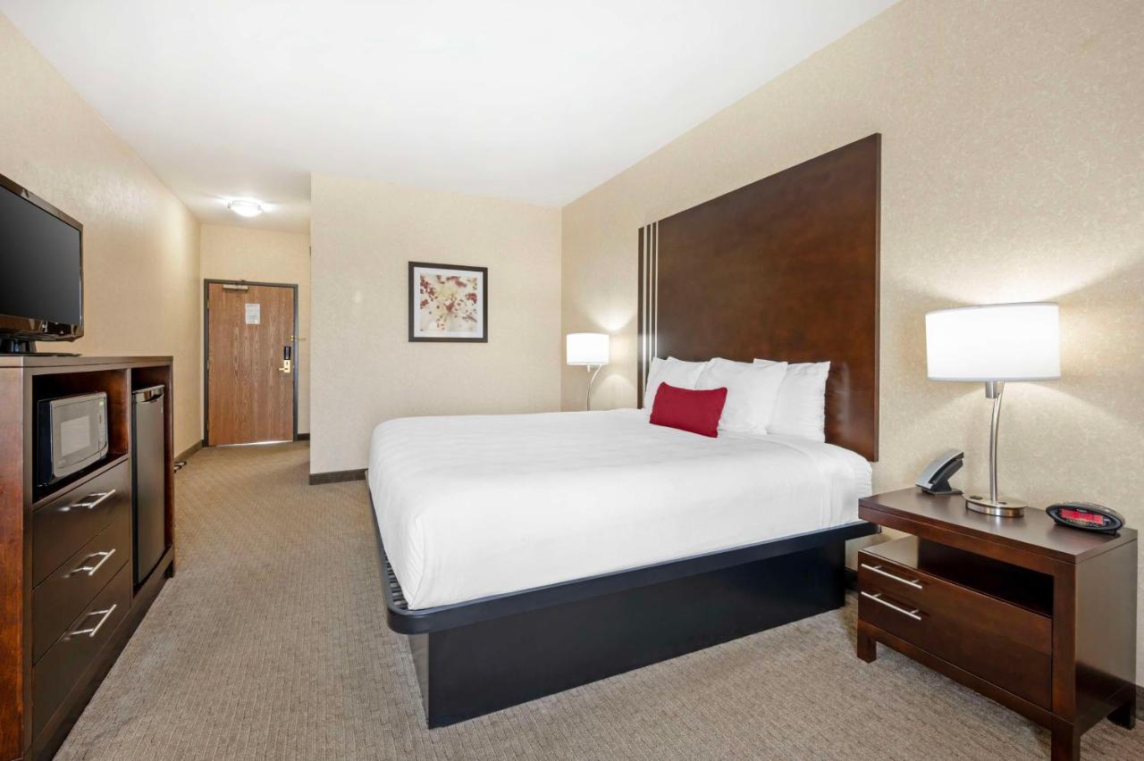 | Best Western Plus Howe Inn