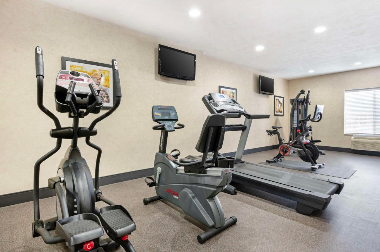 | Best Western Plus Howe Inn