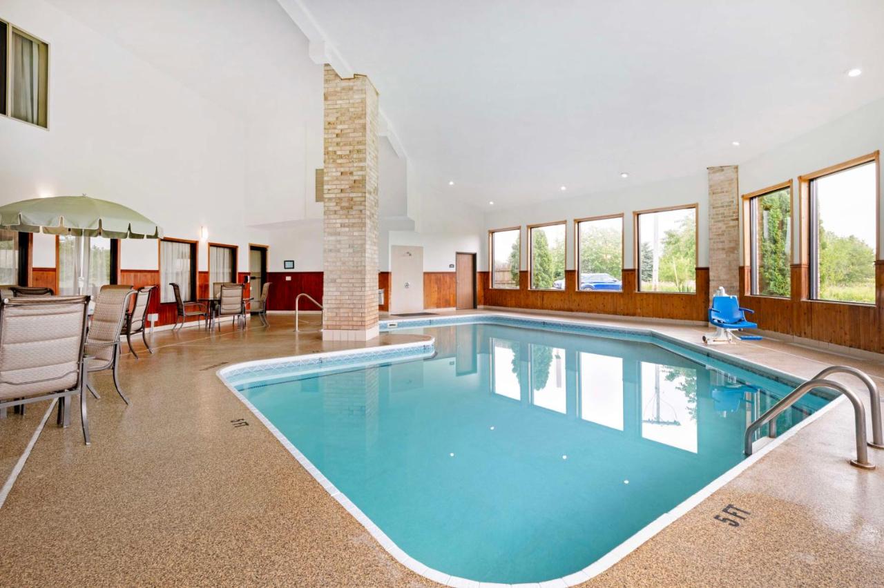 | Best Western Plus Howe Inn