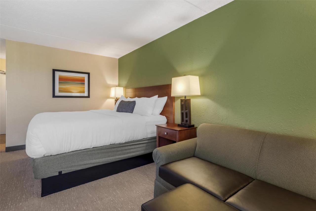 King Room at Best Western Fairmont