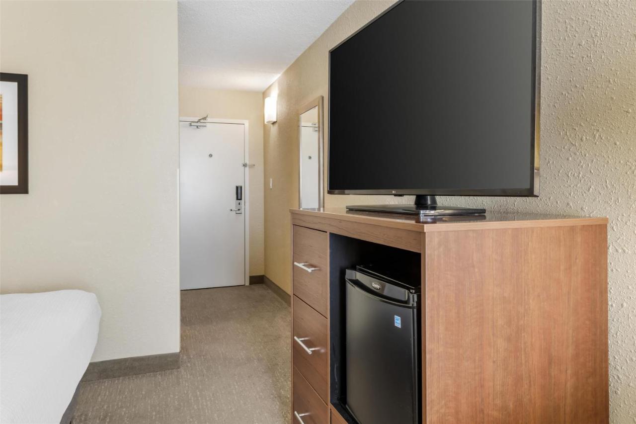 Queen Room with Two Queen Beds and Communication Assitance at Best Western Fairmont