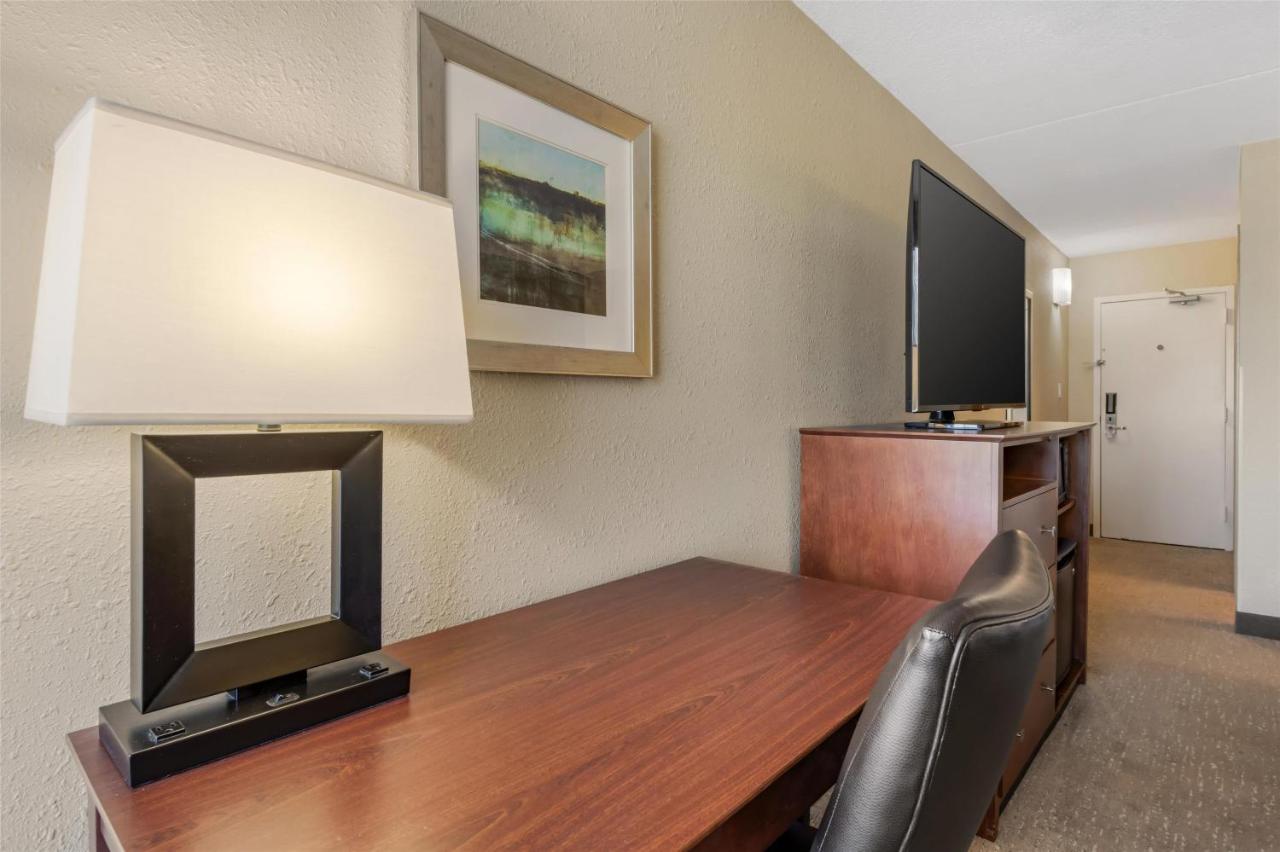 King Room at Best Western Fairmont