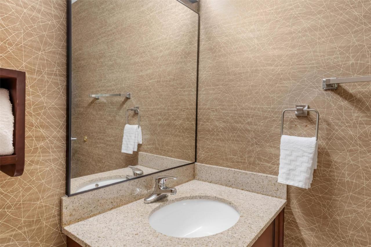 King Room at Best Western Fairmont