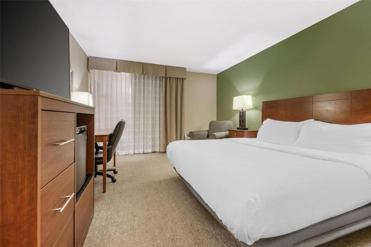 King Room - Mobility Accessible at Best Western Fairmont