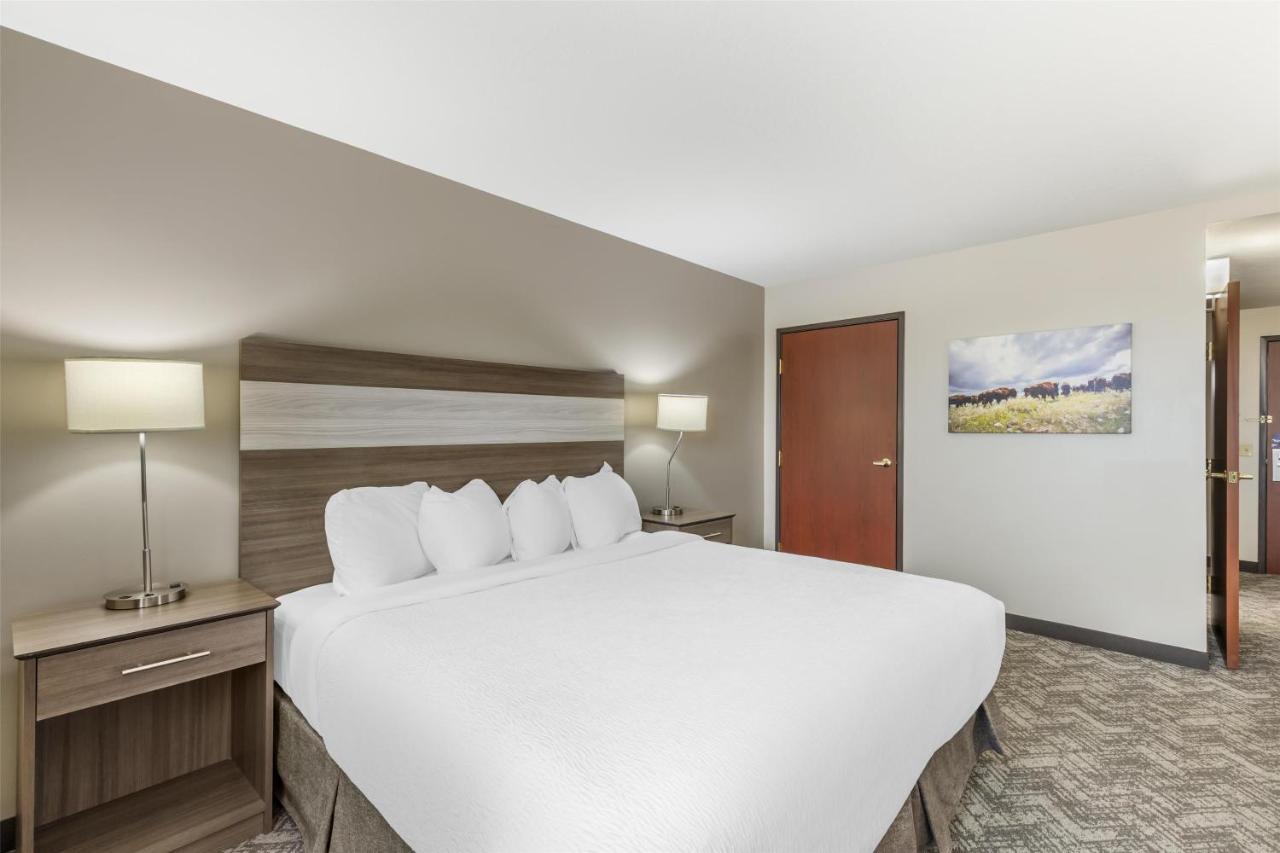 King Room with Roll-in Shower - Disability Access/Non-Smoking at Best Western Plus Great Northern Inn
