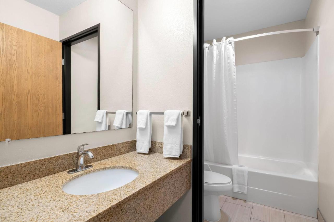 Deluxe King Studio Suite - Non-Smoking at Super 8 by Wyndham La Crosse