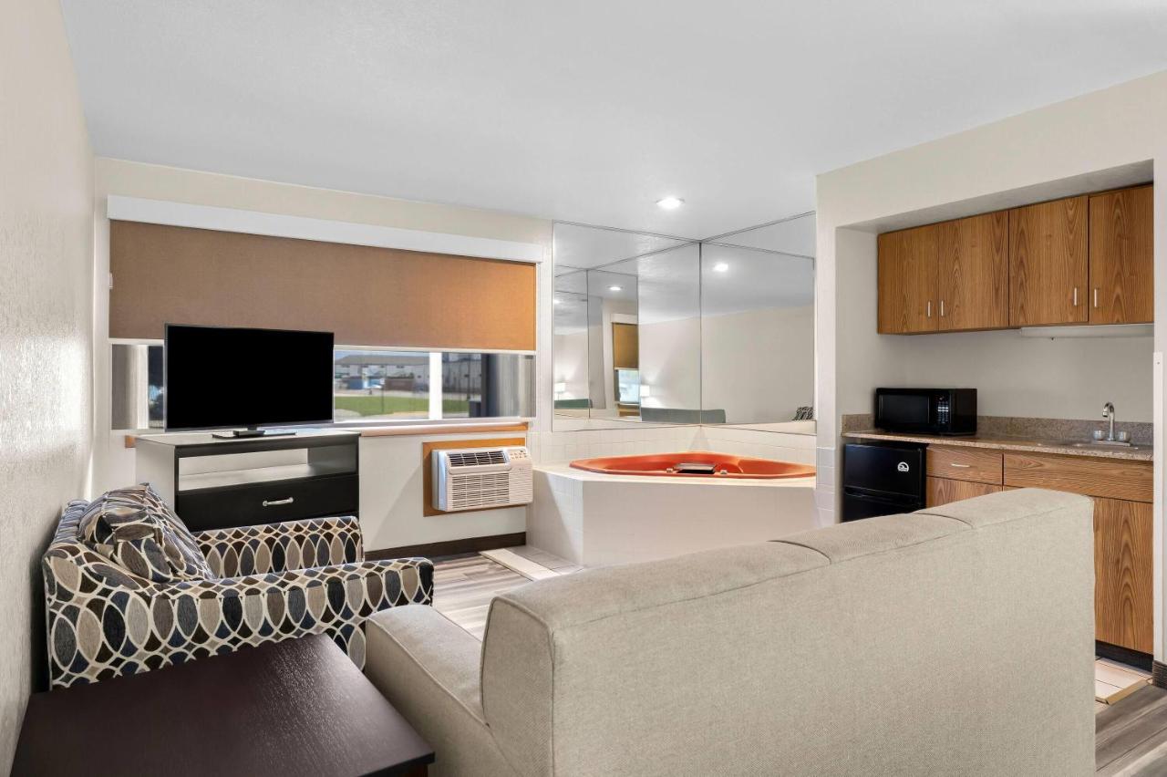 Deluxe King Studio Suite - Non-Smoking at Super 8 by Wyndham La Crosse