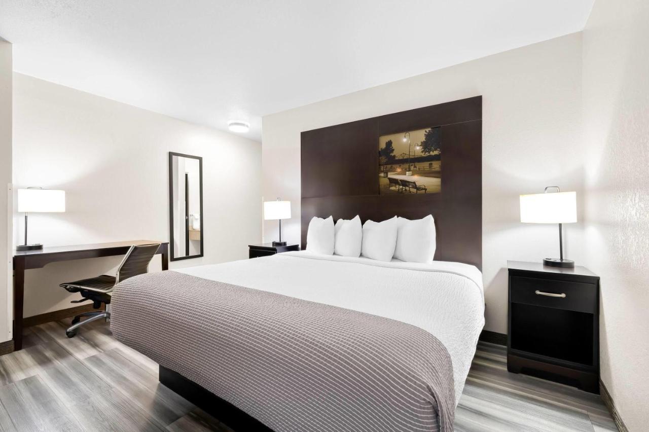 Deluxe King Studio Suite - Non-Smoking at Super 8 by Wyndham La Crosse