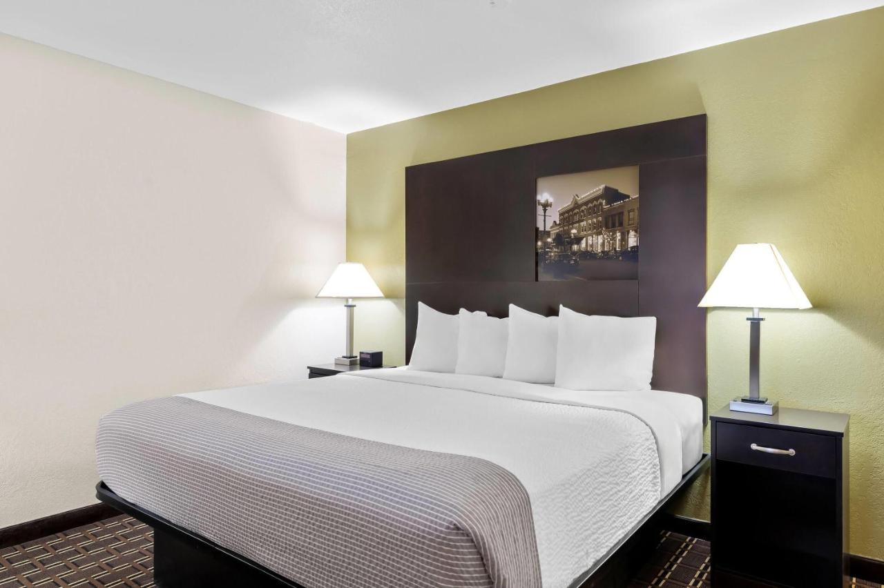 King Studio Suite - Non-Smoking at Super 8 by Wyndham La Crosse