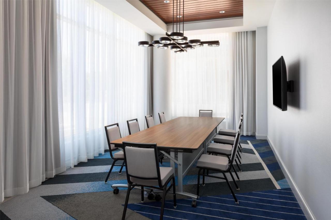 | Hyatt Place National Harbor