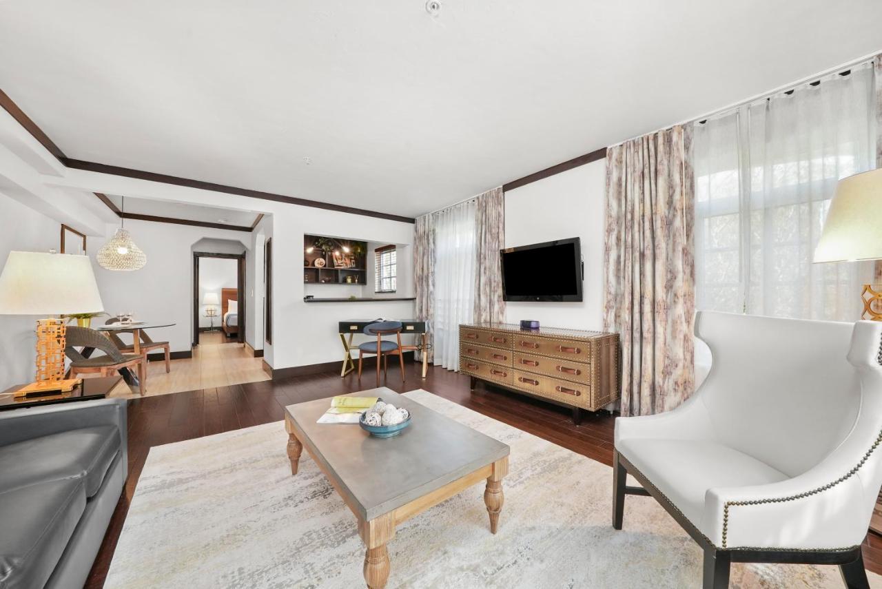| Lincoln Arms Suites