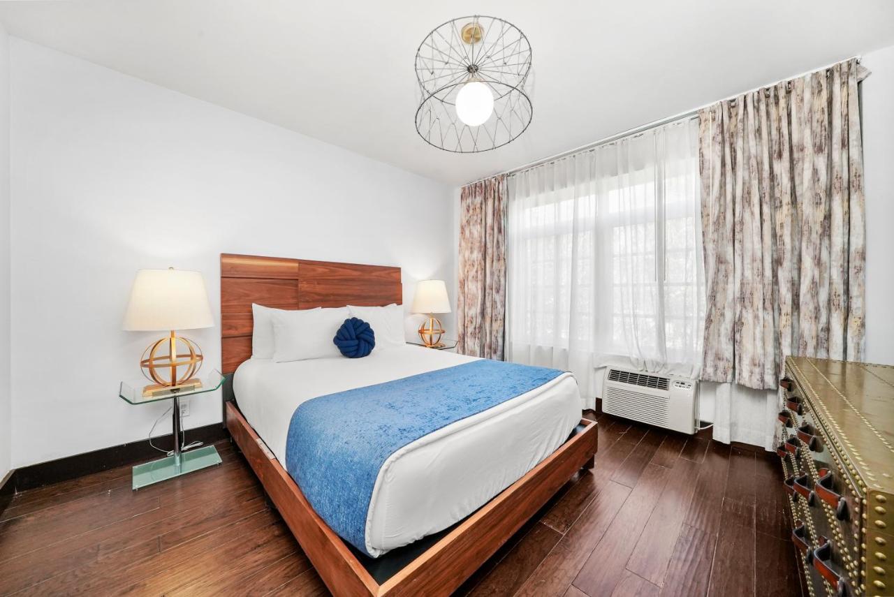 | Lincoln Arms Suites