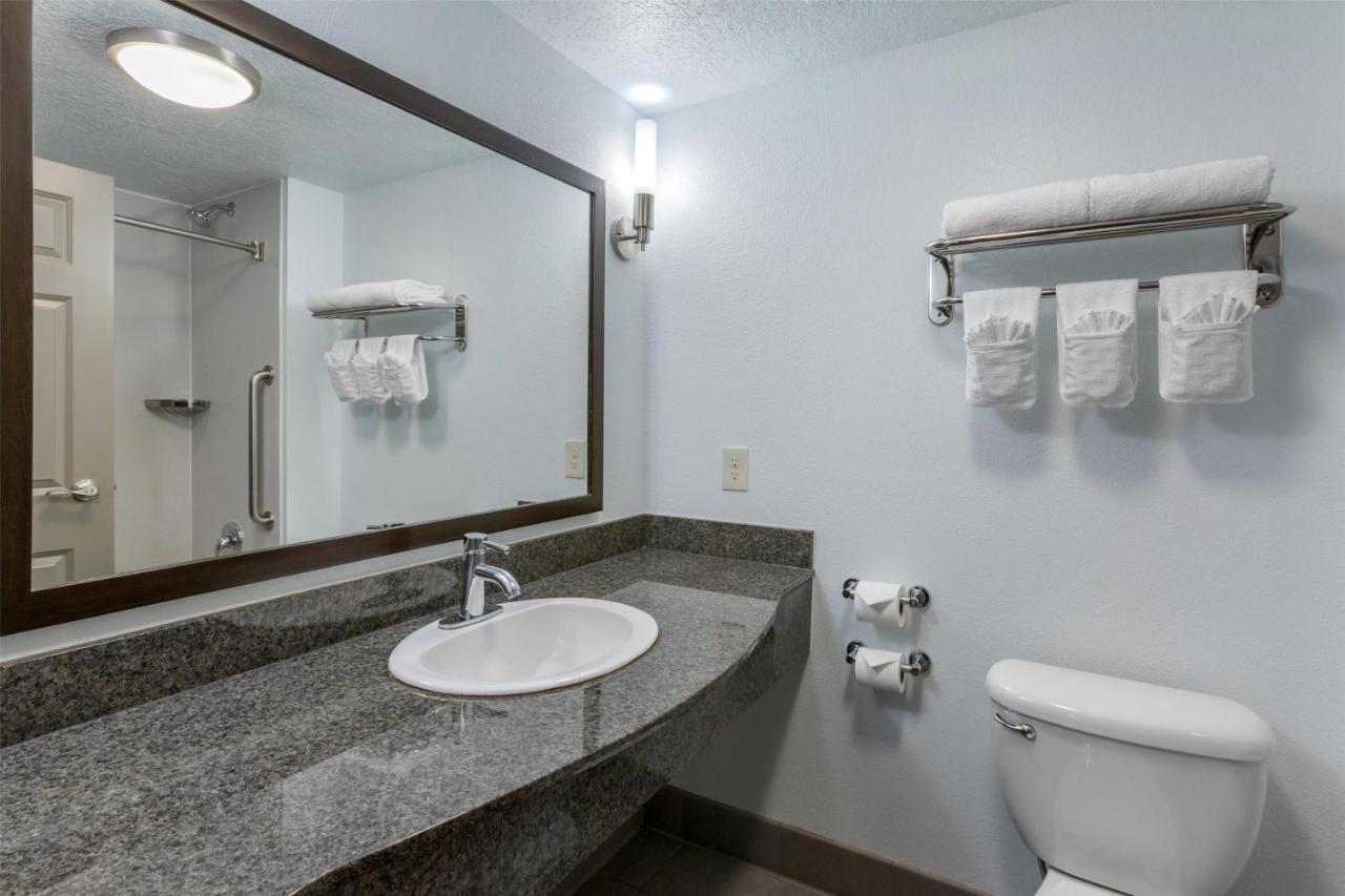 King Room at Best Western Plus Gallup Inn & Suites