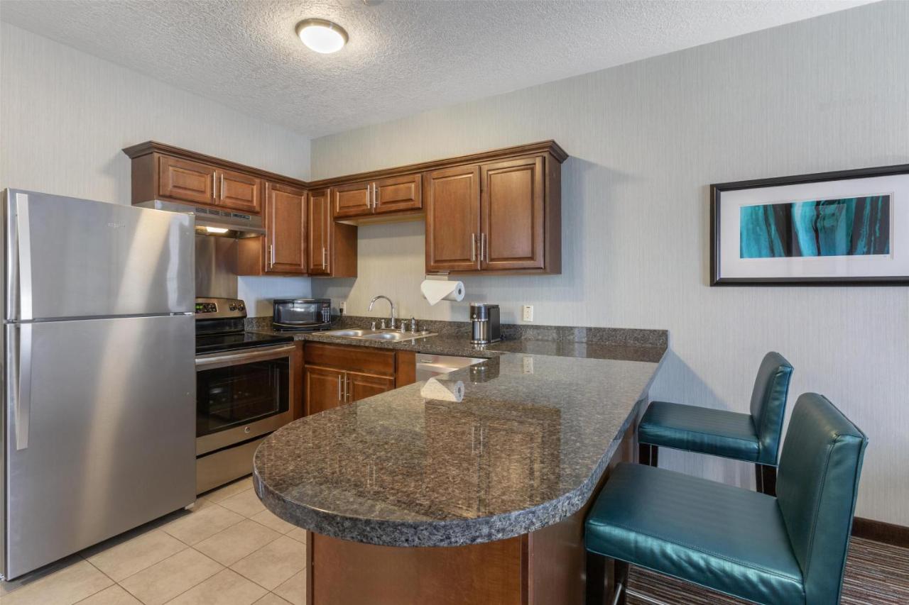 Queen Suite with Two Queen Beds and Kitchen at Best Western Plus Gallup Inn & Suites