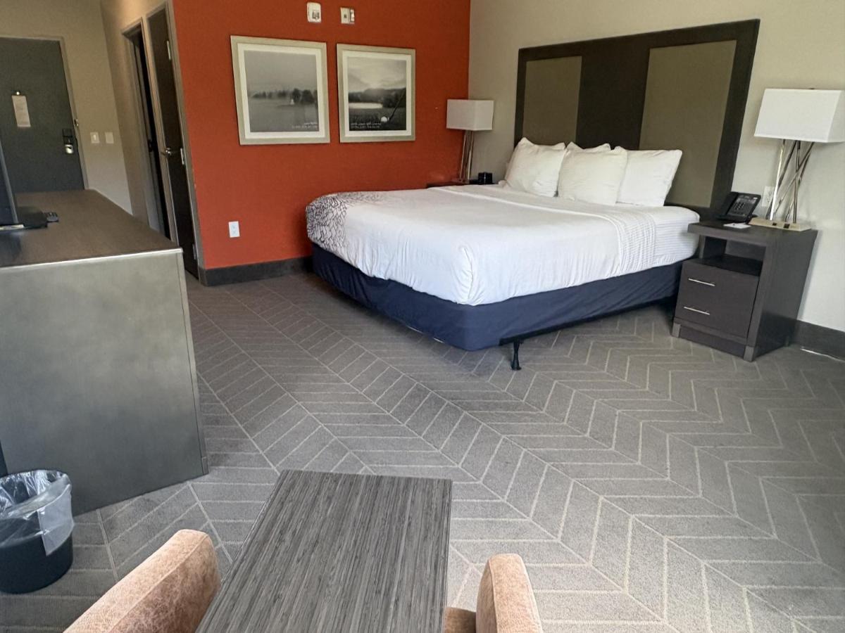 King Room Mobility Access at La Quinta Inn & Suites by Wyndham Opelika Auburn