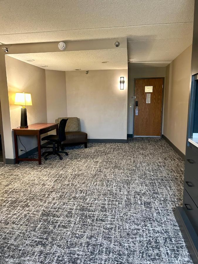 King Suite with Spa Bath and Fireplace at Best Western Plus Kelly Inn
