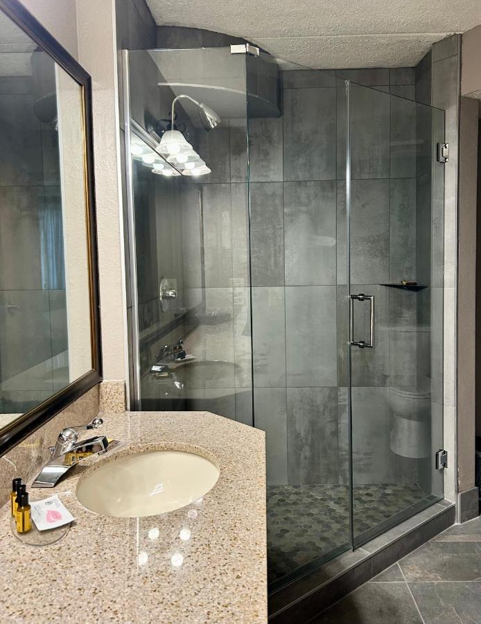 King Suite with Spa Bath and Fireplace at Best Western Plus Kelly Inn
