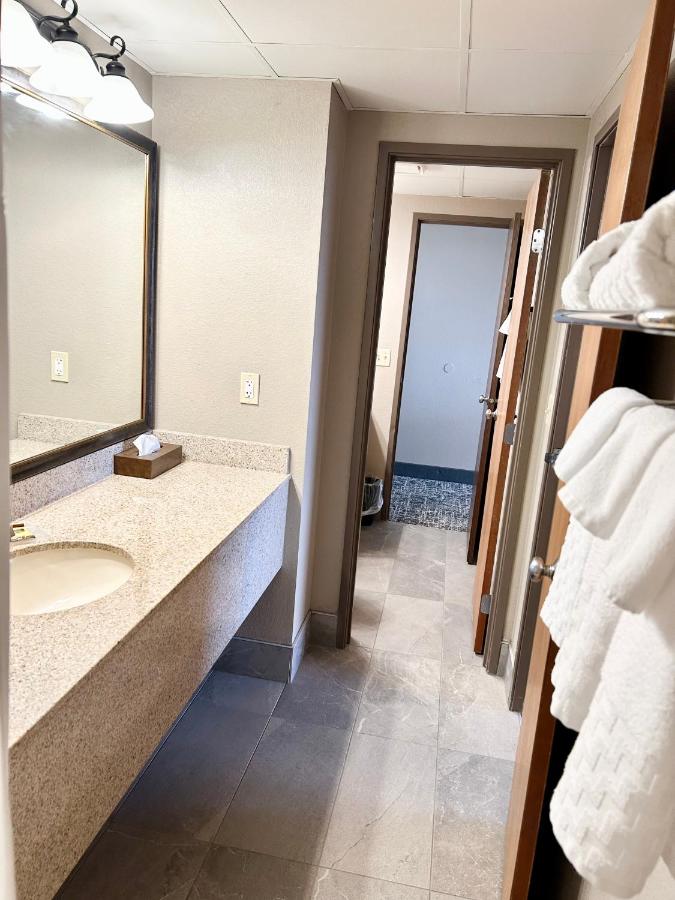 Executive Suite at Best Western Plus Kelly Inn