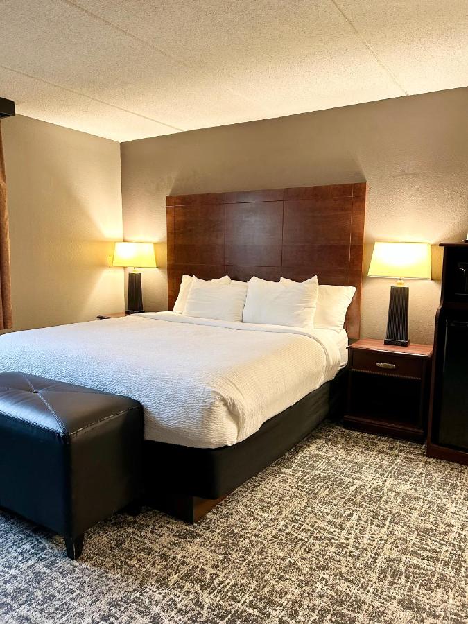 Executive Suite at Best Western Plus Kelly Inn