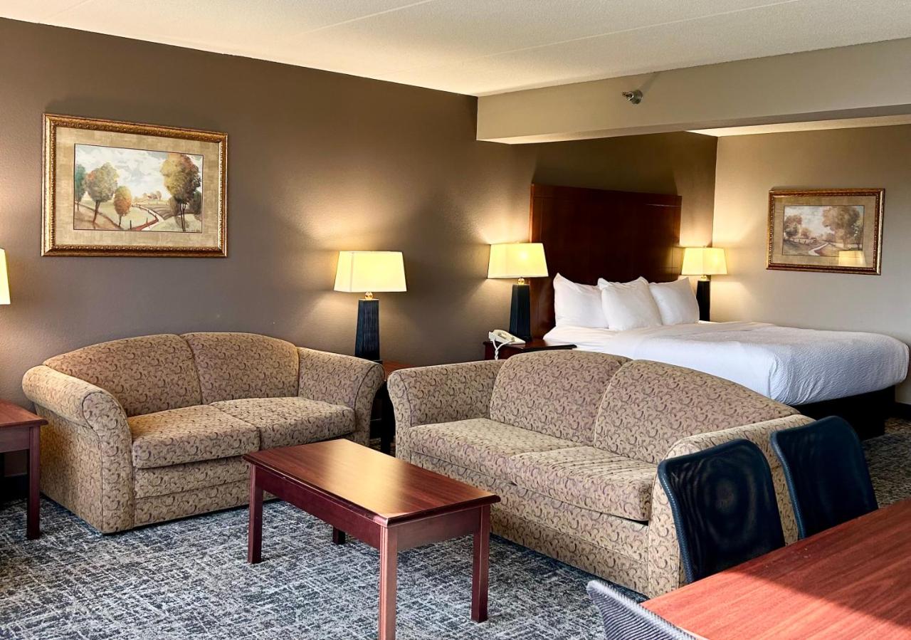Executive Suite at Best Western Plus Kelly Inn