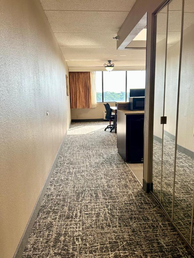 Executive Suite at Best Western Plus Kelly Inn