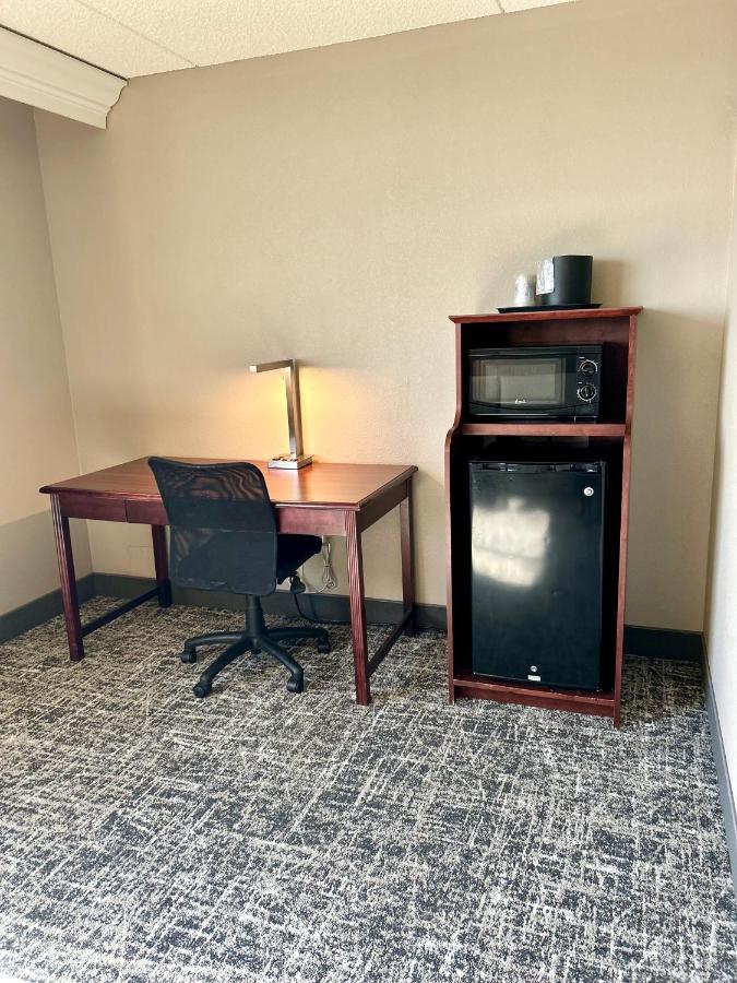 Deluxe King Suite - Non-Smoking at Best Western Plus Kelly Inn