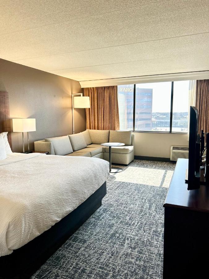 Deluxe King Suite - Non-Smoking at Best Western Plus Kelly Inn