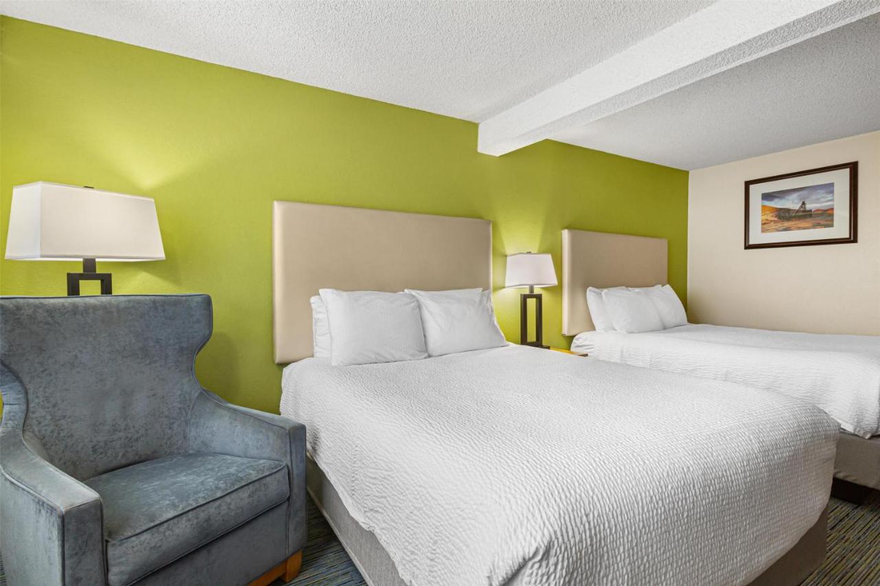 Family Suite with Three Queen Beds - Non-Smoking at Best Western Hi-desert Inn
