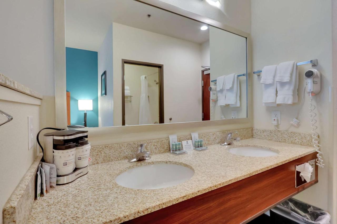 | Best Western Liberty Inn DuPont
