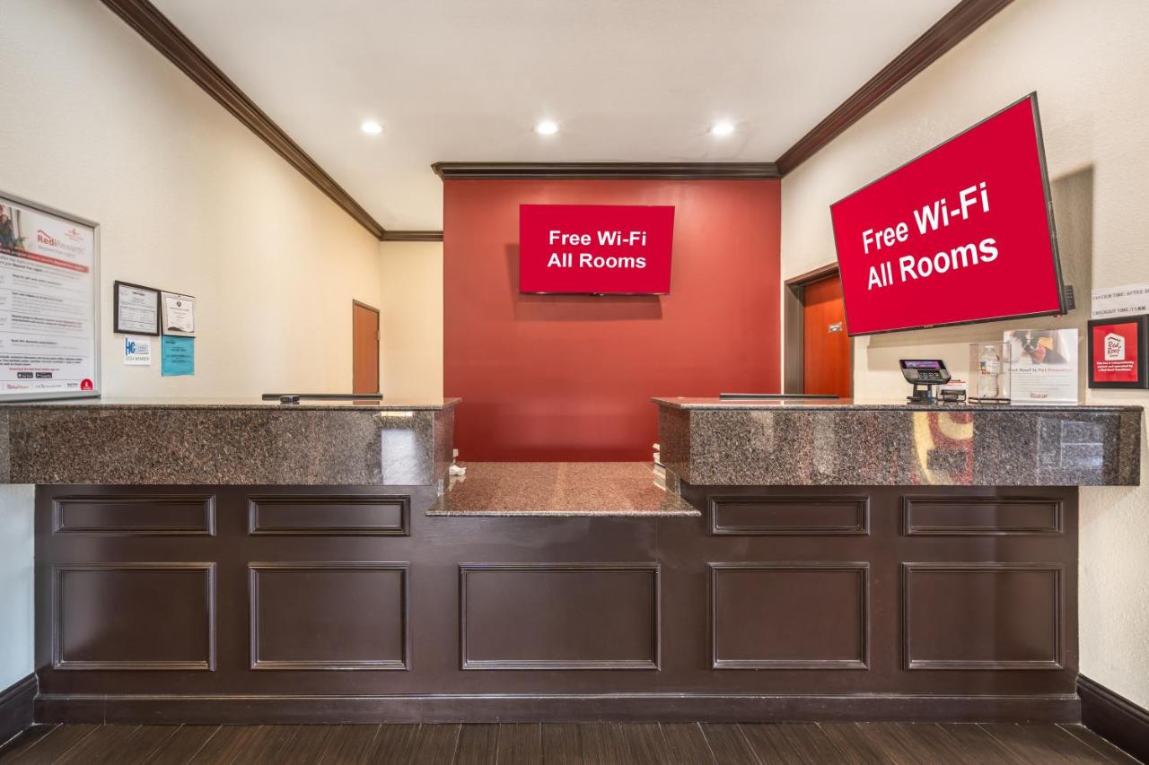 | Red Roof Inn & Suites Sulphur Springs
