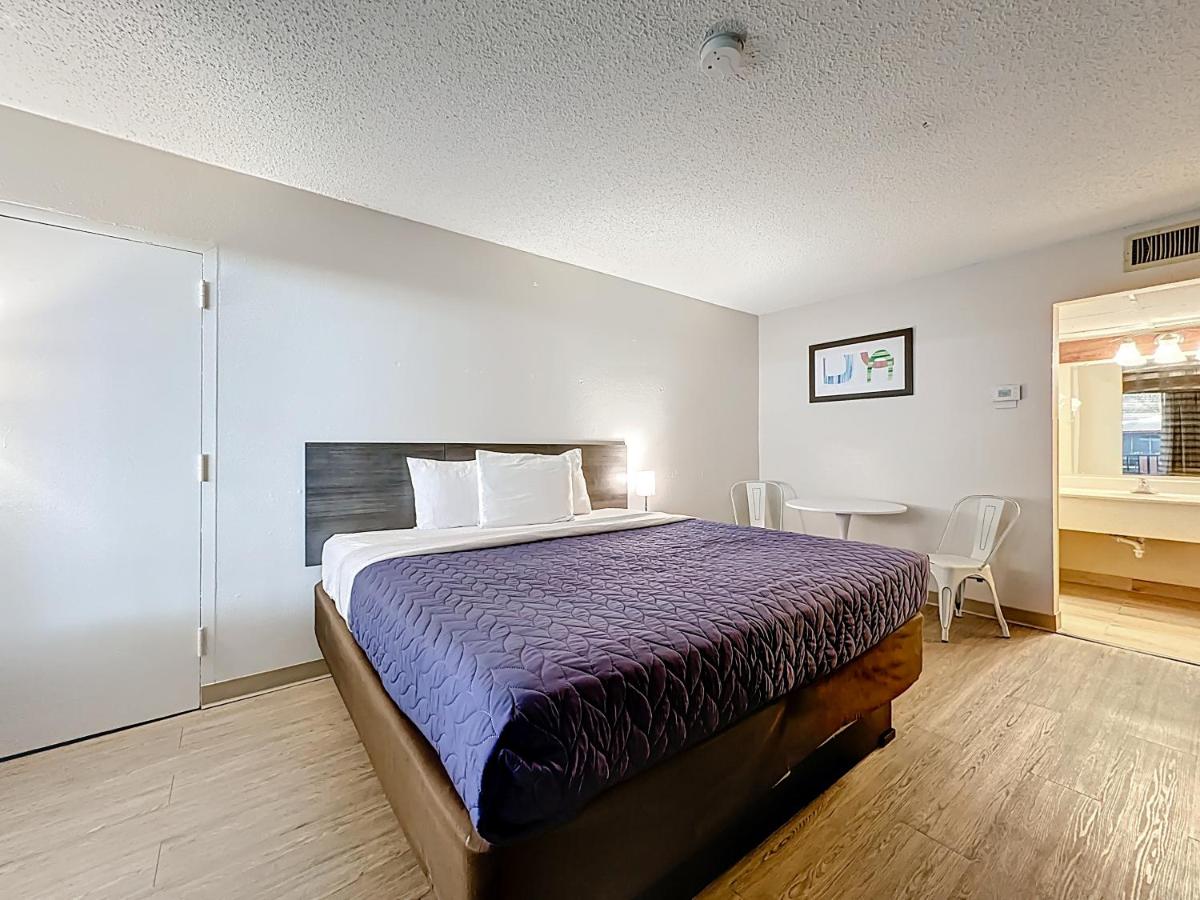  | Stayable Suites Jax West