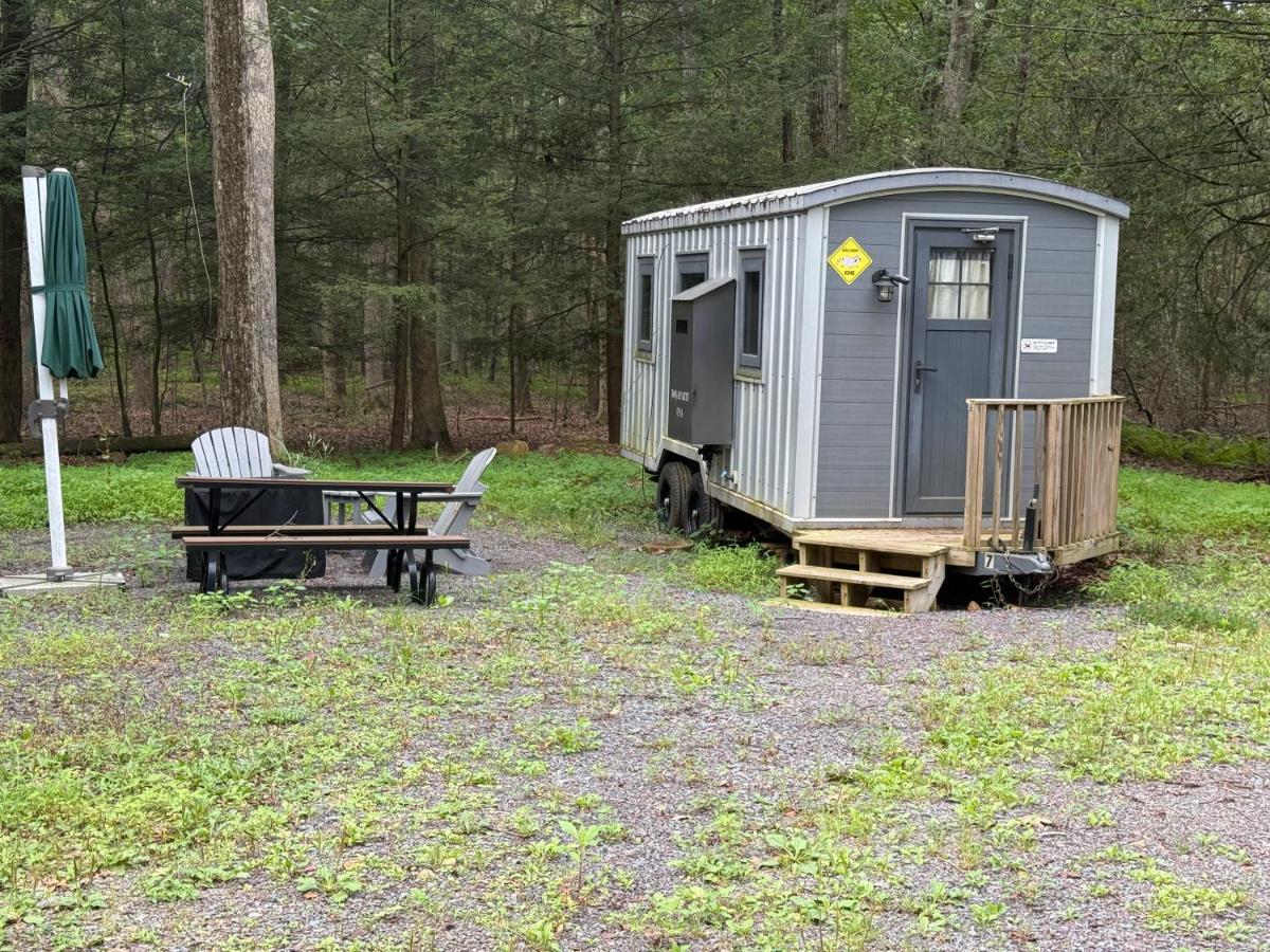 | Camptel Poconos Lodging