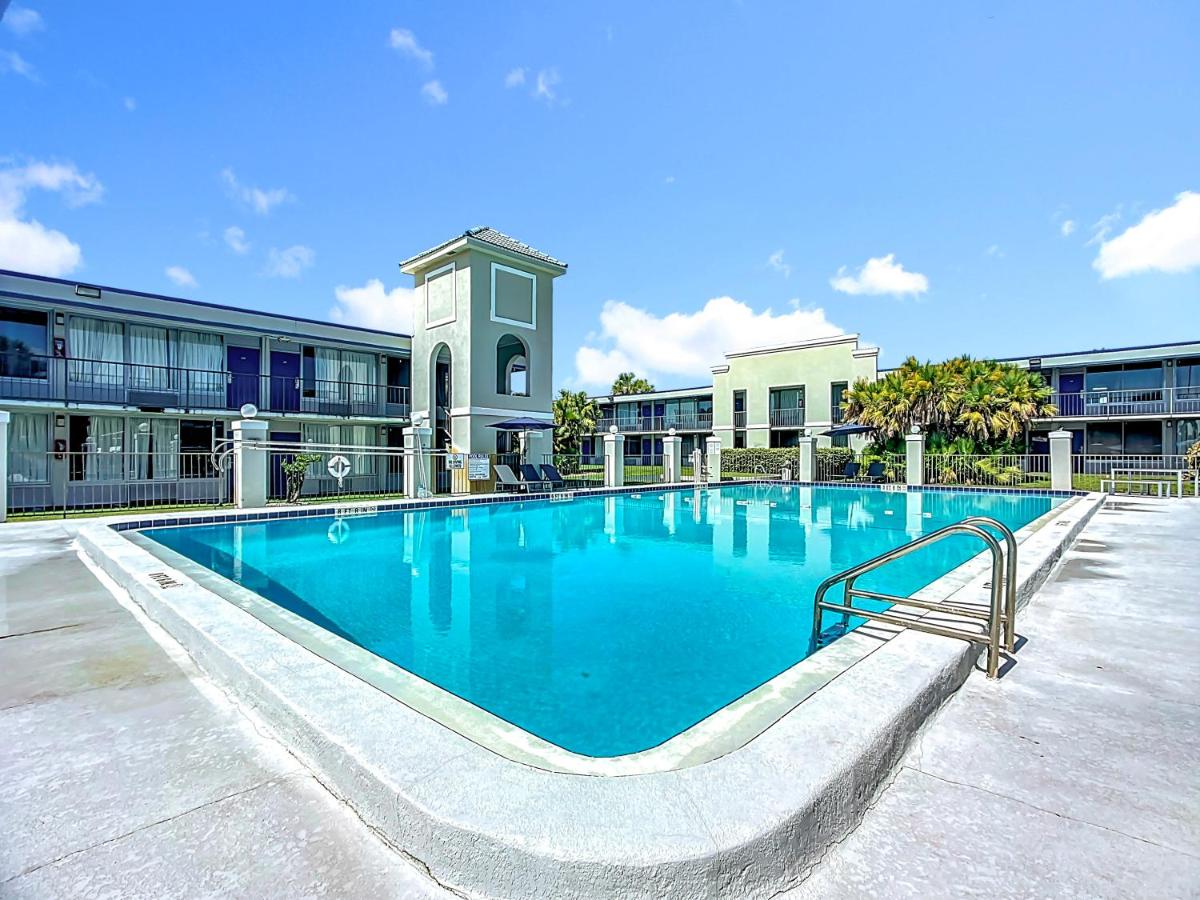  | Stayable Suites Lakeland