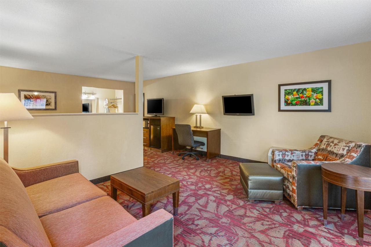 King Mini Suite - Non-Smoking at Best Western Pine Springs Inn