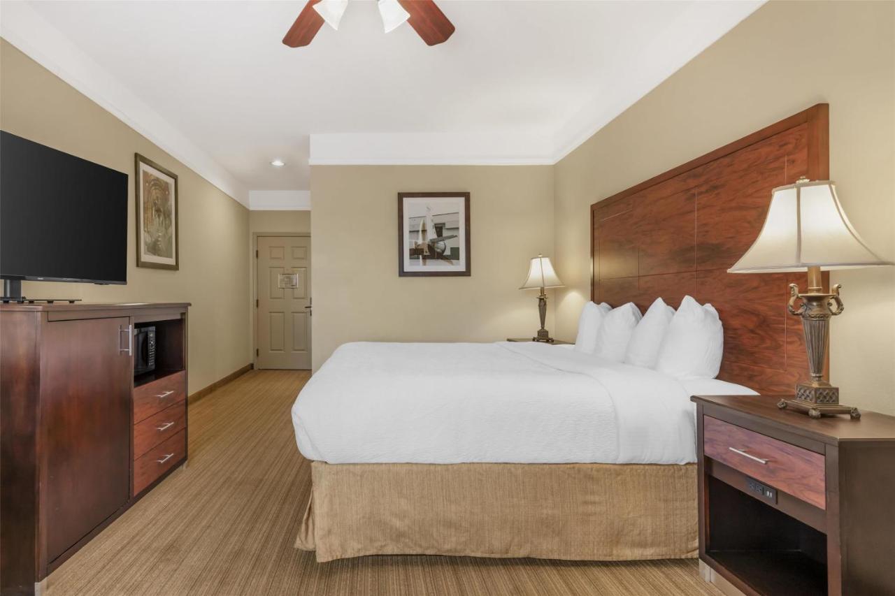 | Best Western Plus Monica Royale Inn & Suites