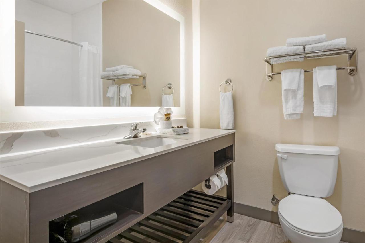 | Best Western Plus Monica Royale Inn & Suites