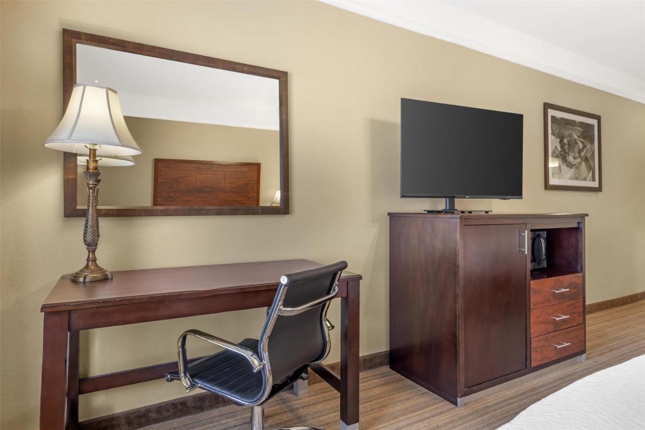 Queen Room with Two Queen Beds - Non-Smoking at Best Western Plus Monica Royale Inn & Suites