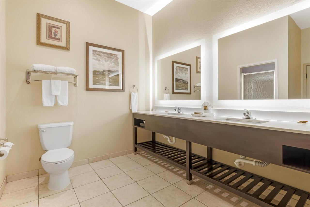 | Best Western Plus Monica Royale Inn & Suites
