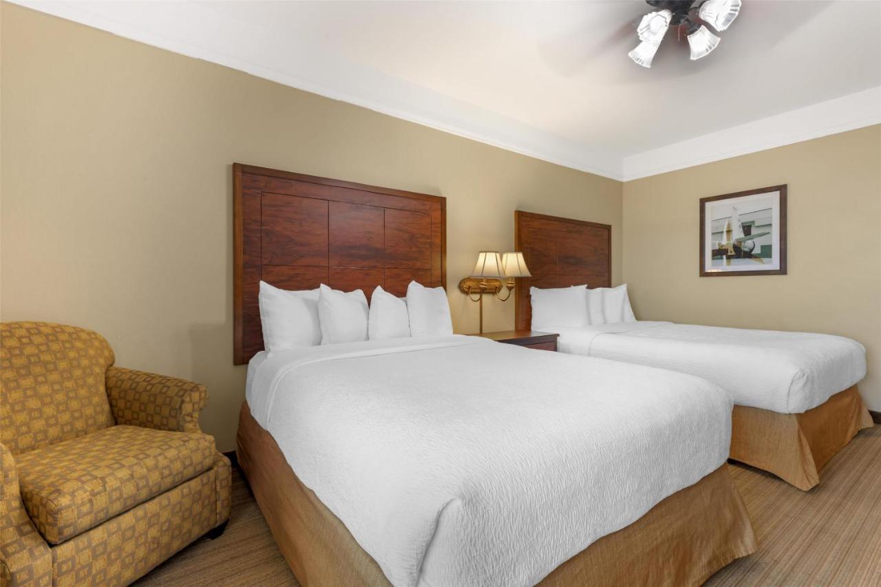 Queen Room with Two Queen Beds - Disability Access/Non-Smoking at Best Western Plus Monica Royale Inn & Suites