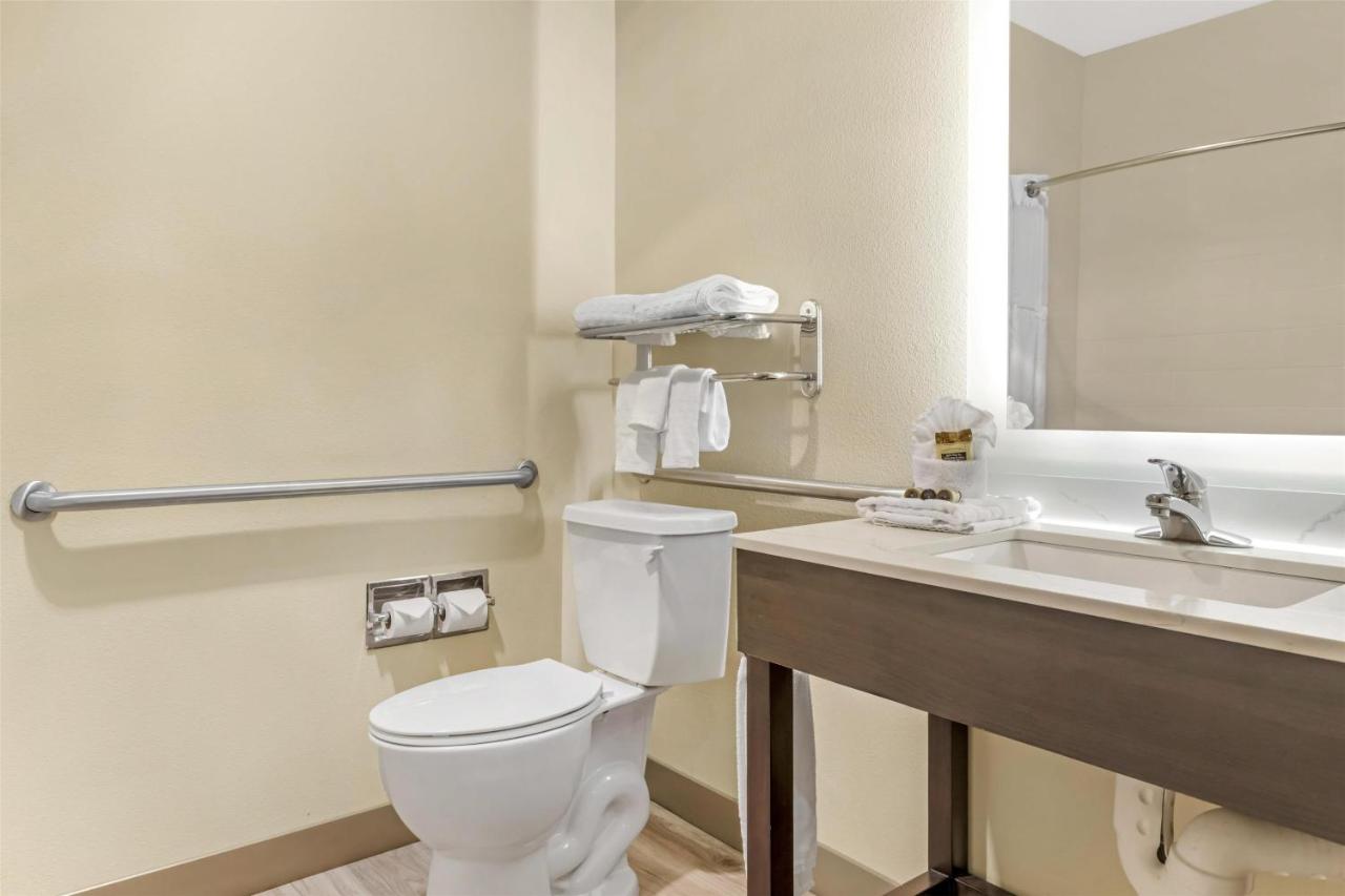 Queen Room with Two Queen Beds - Disability Access/Non-Smoking at Best Western Plus Monica Royale Inn & Suites
