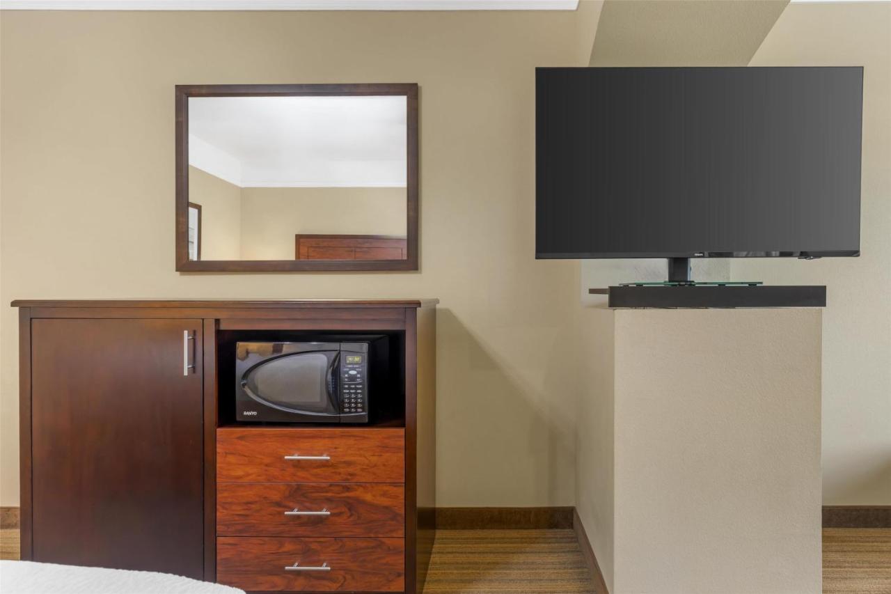 King Suite - Disability Access at Best Western Plus Monica Royale Inn & Suites
