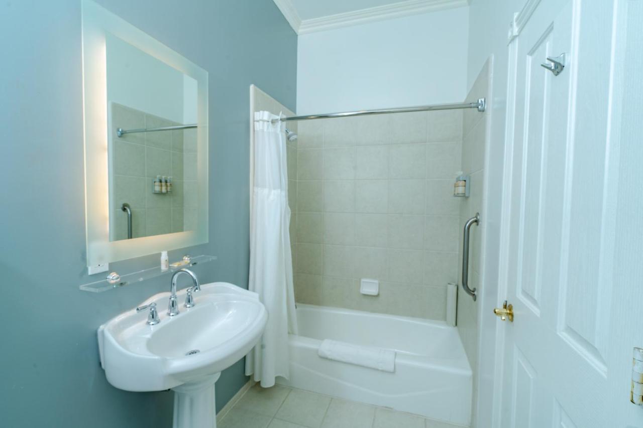 Premium King Room at Elm House Inn