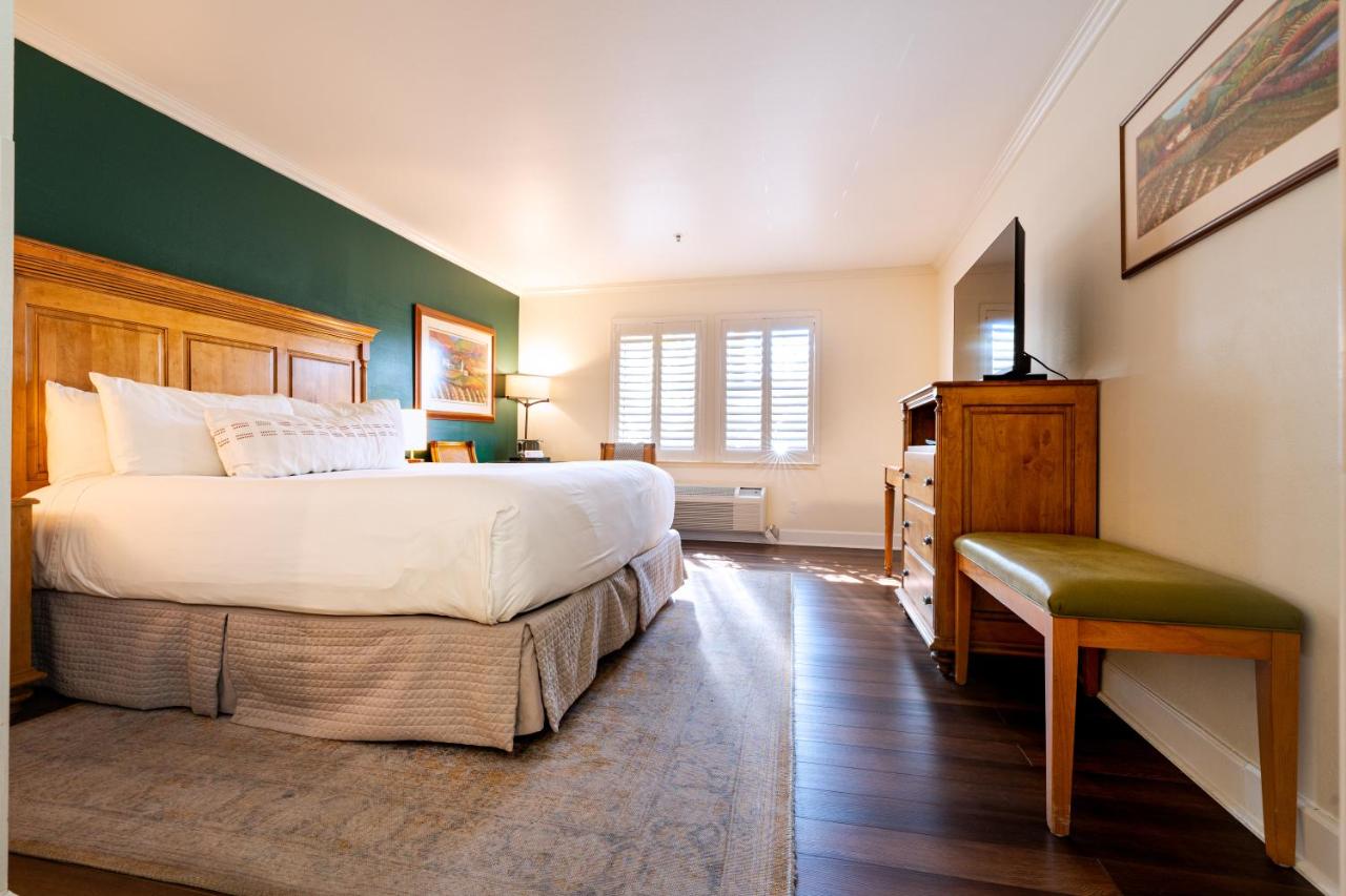 King Room with Roll - In Shower - Disability Access at Elm House Inn