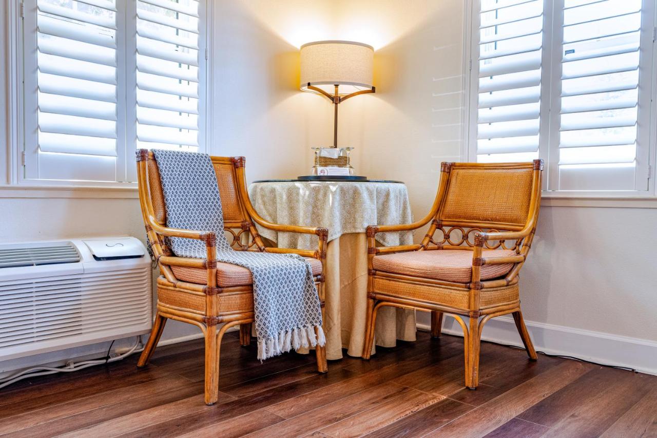 Standard King Room at Elm House Inn