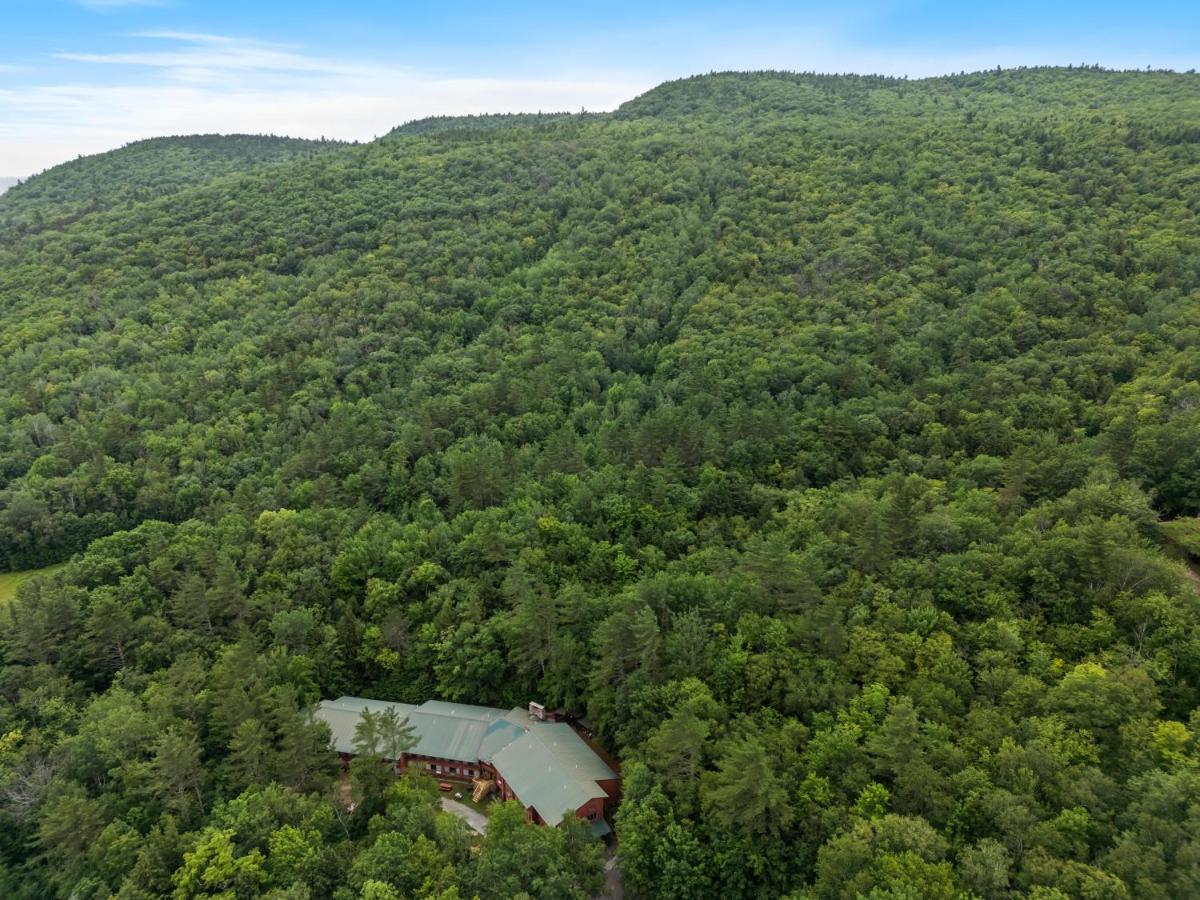 | Evergreen Valley Inn