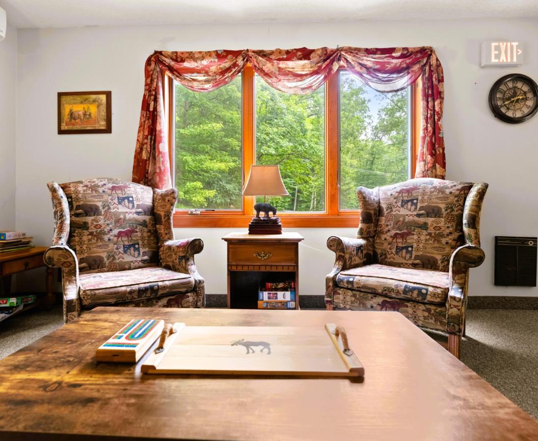 | Evergreen Valley Inn